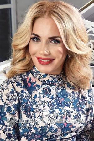 186749 - Laura Age: 57 - Ukraine