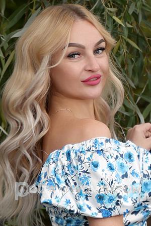 205678 - Irina Age: 37 - Ukraine