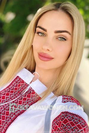 210223 - Yuliia Age: 32 - Austria