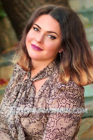 213742 - Kateryna Age: 36 - Ukraine