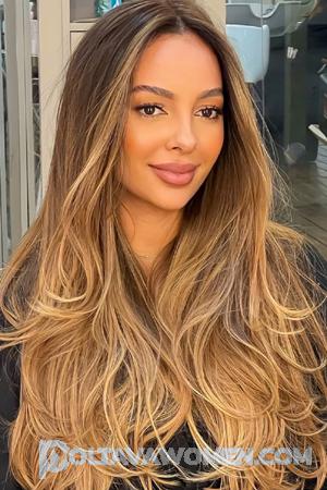 224384 - Lara Age: 27 - Brazil