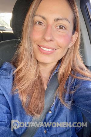 225607 - Laura Age: 37 - Costa Rica