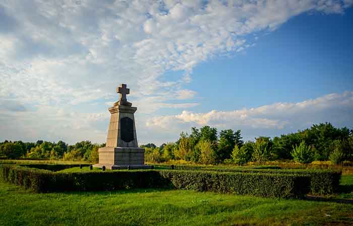 A monument in the Field of the Great Poltava Battle which is perfect for a date with Ukraine women.