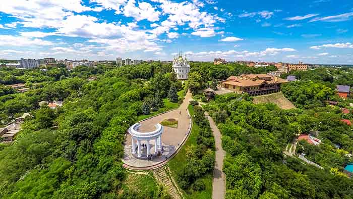 A monument in the Field of the Great Poltava Battle which is perfect for a date with Ukraine women.